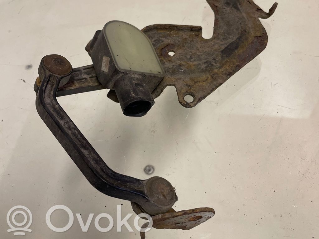 Audi A6 S6 C6 4F Czujnik poziomowania świateł osi przedniej 