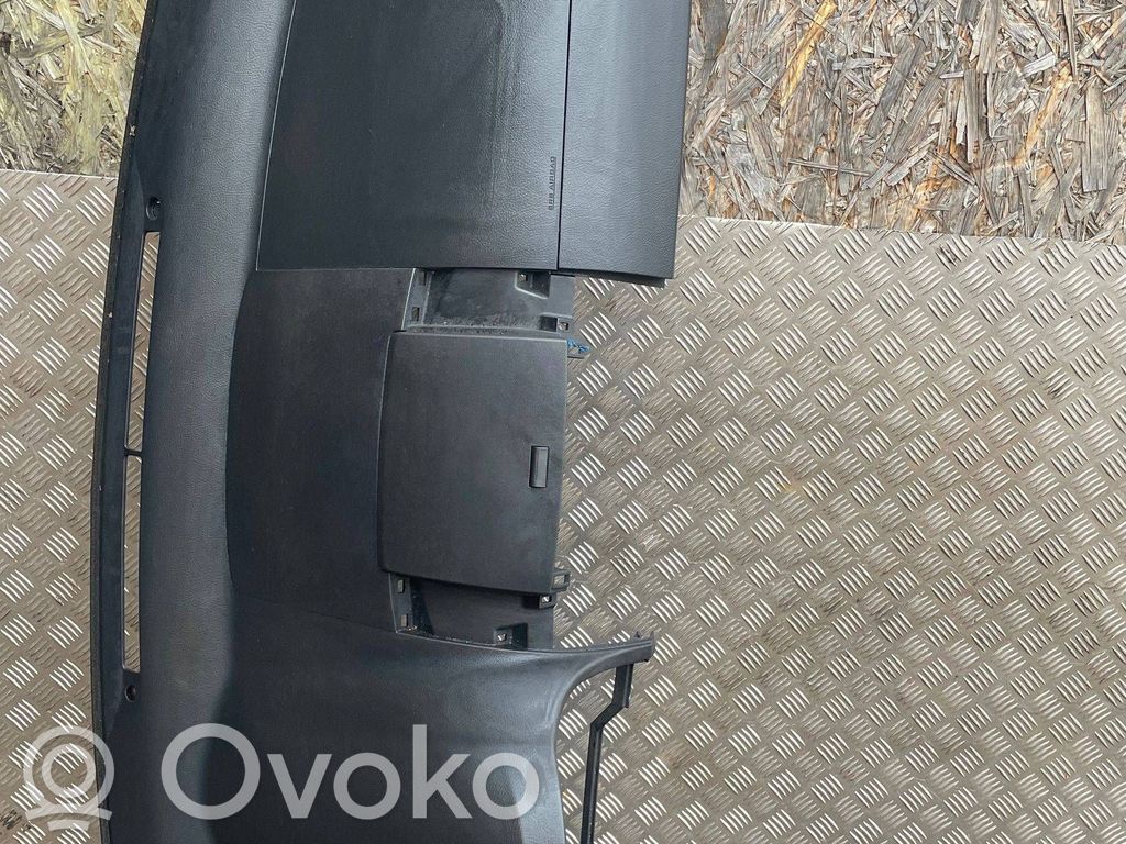 Toyota Corolla Verso AR10 Панель 