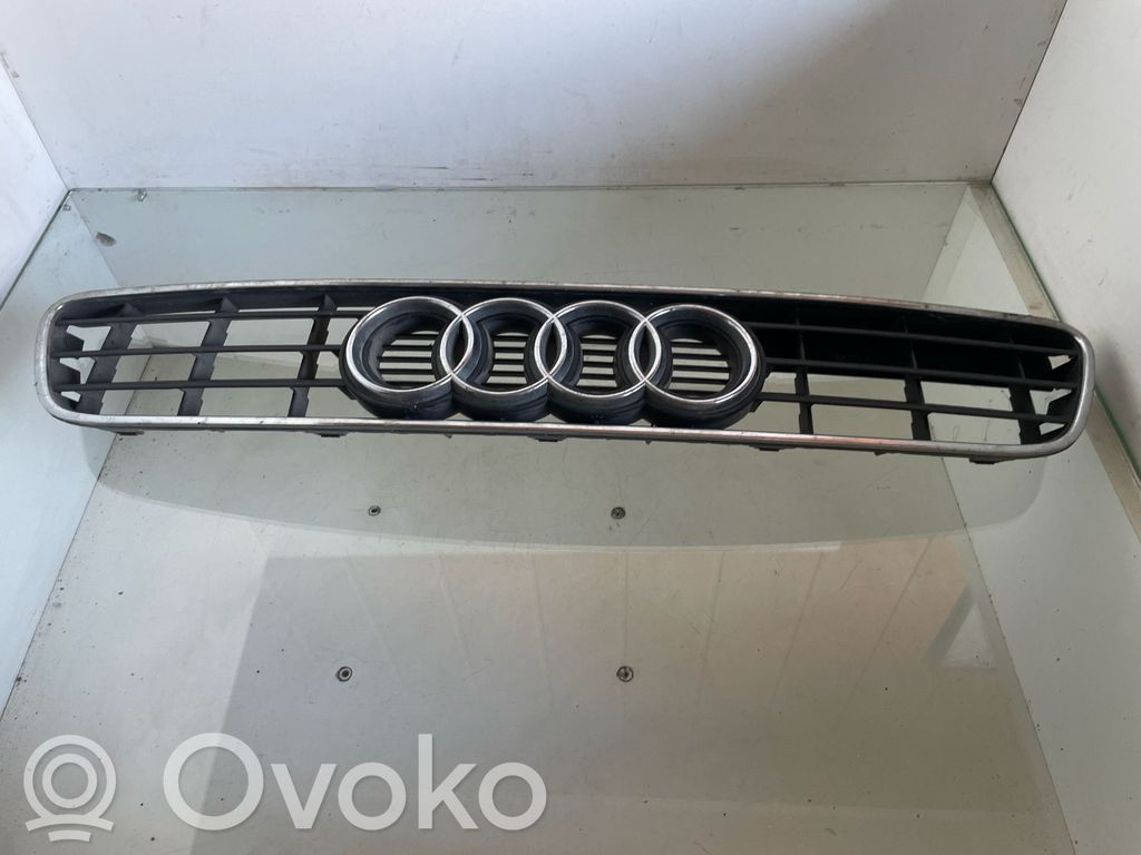 Audi A3 S3 8L Etusäleikkö 
