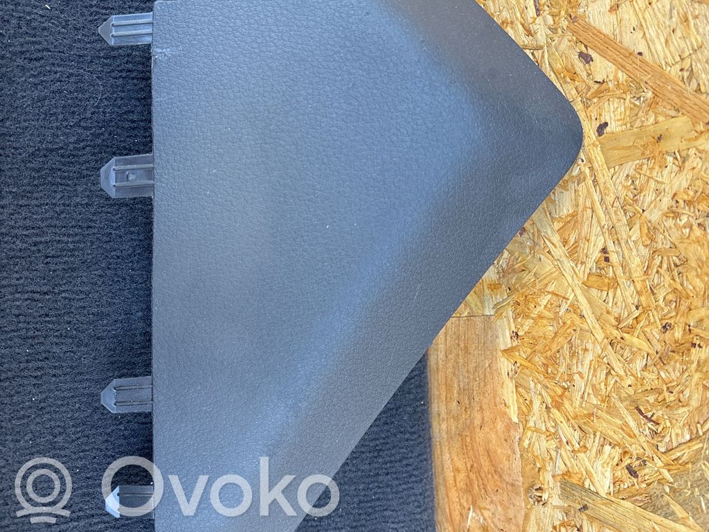 Panelės apdailos skydas (šoninis)   4KE857085