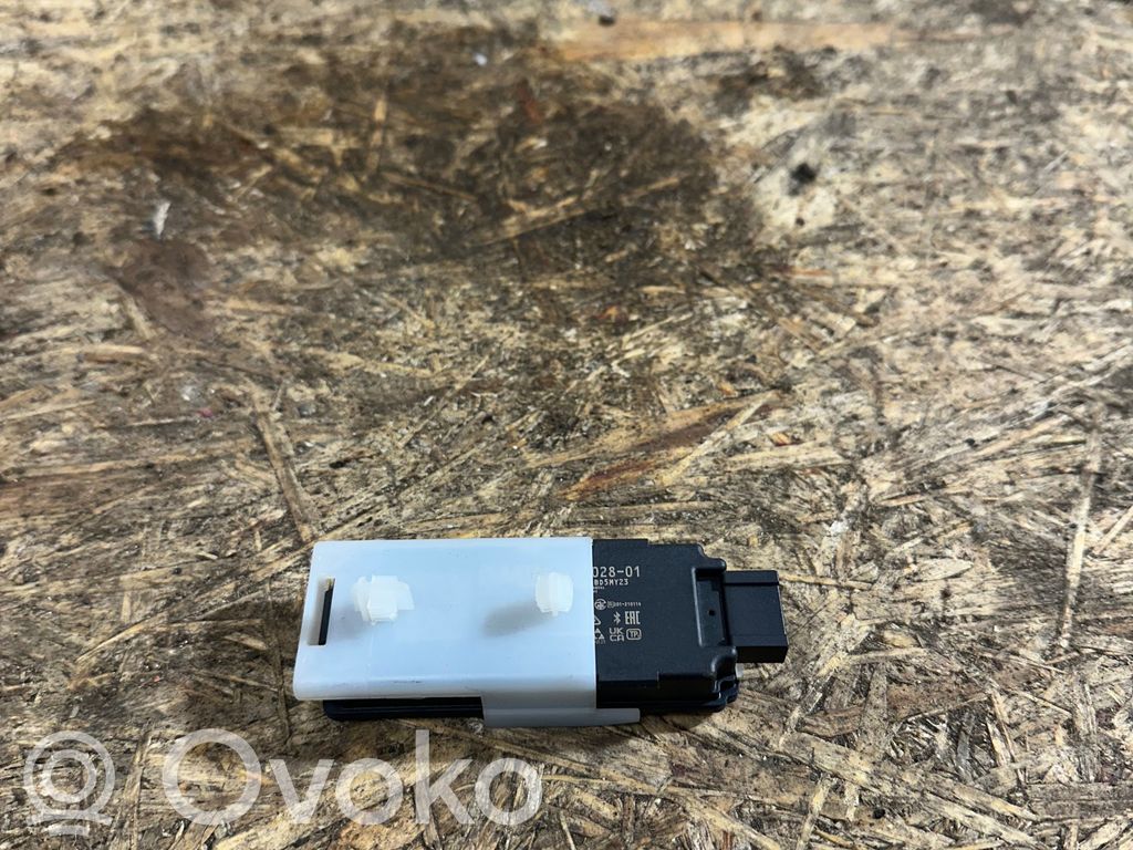 BMW X7 G07 Pystyantennivahvistin 