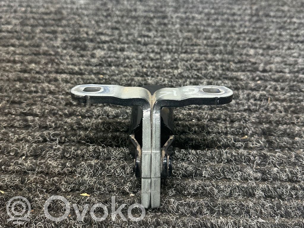 Tailgate/trunk/boot hinge   7463529