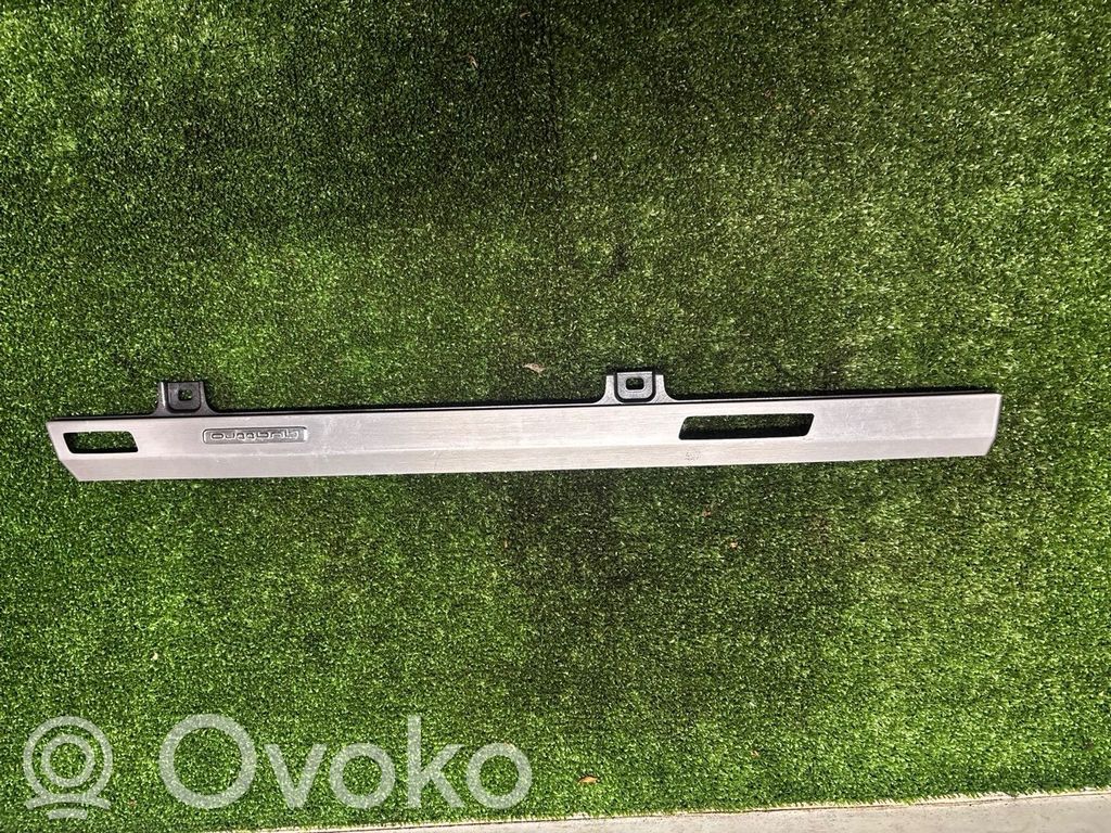 Audi Q7 4M Kojelaudan poikittaiskannatin 