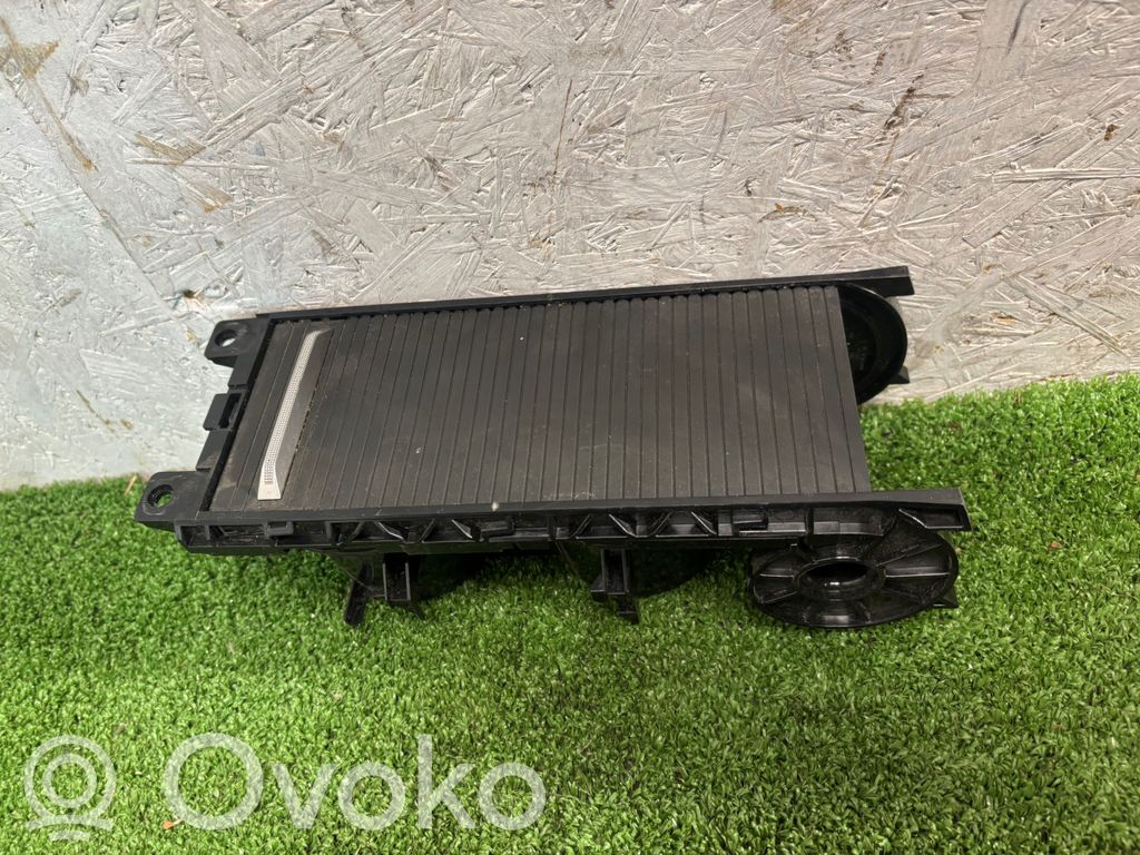 Skoda Octavia Mk4 Uchwyt na kubek deski rozdzielczej 