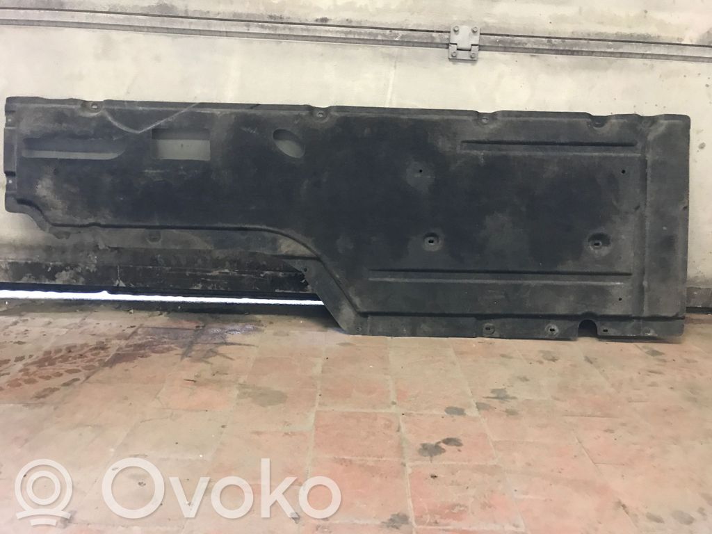 BMW 5 E60 E61 Vidurinė dugno apsauga 