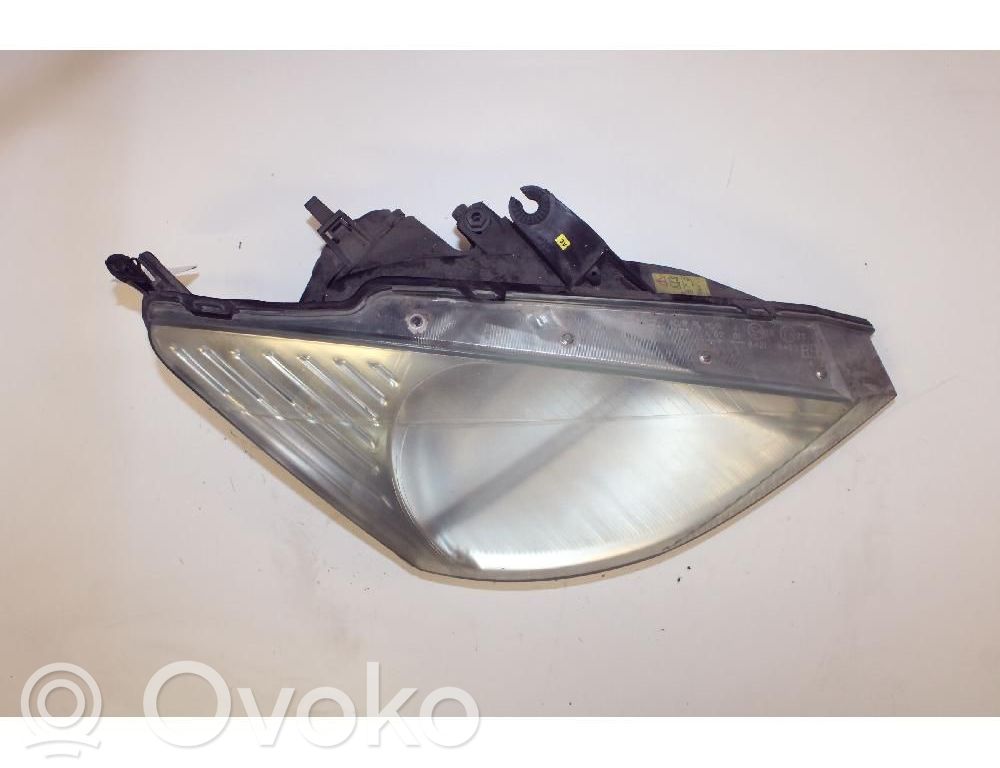Ford Focus Headlight/headlamp 