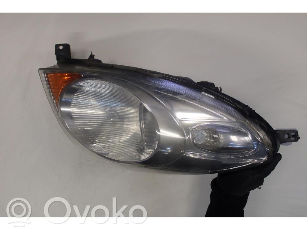 Phare frontale   260109U100