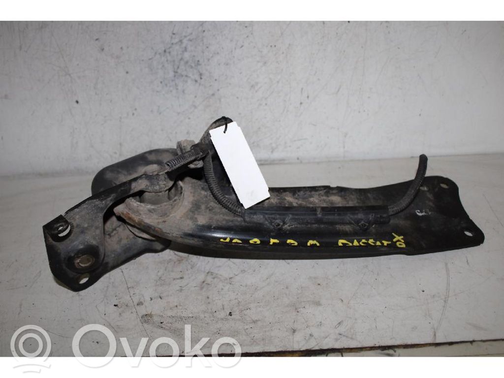 Volkswagen PASSAT B6 Górny wahacz tylny 