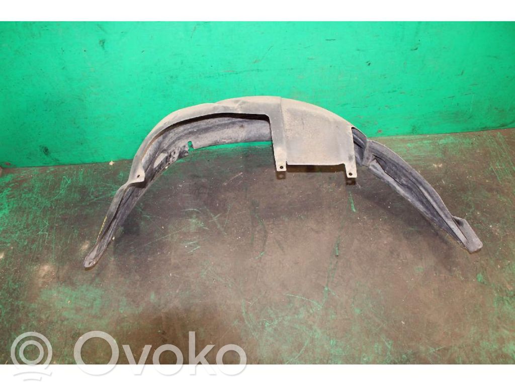 Front wheel arch liner splash guards