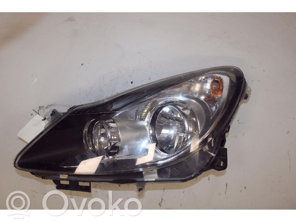 Opel Corsa D Lampa przednia 