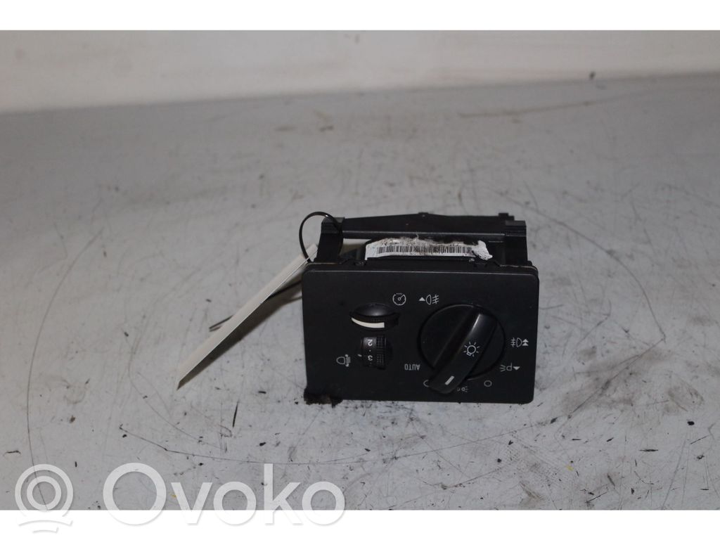 Interrupteur d’éclairage   7M5T13A024CA