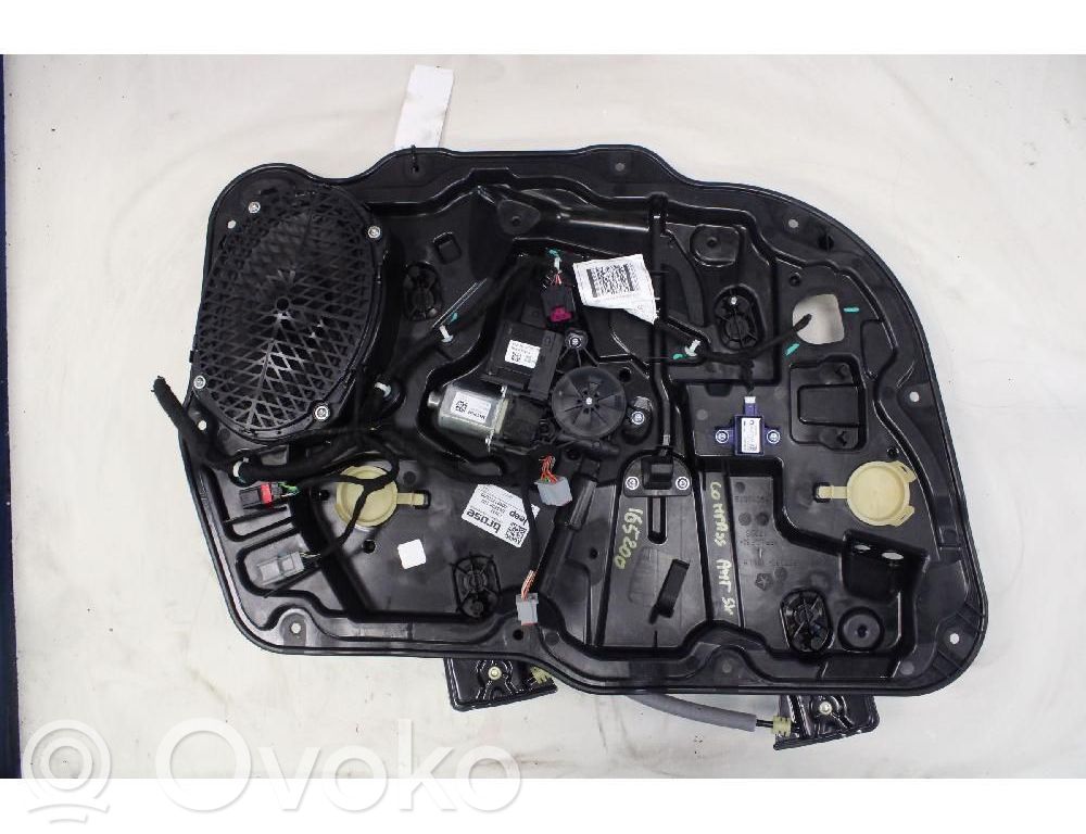 Mécanisme de lève-vitre avec moteur   K68302551AC