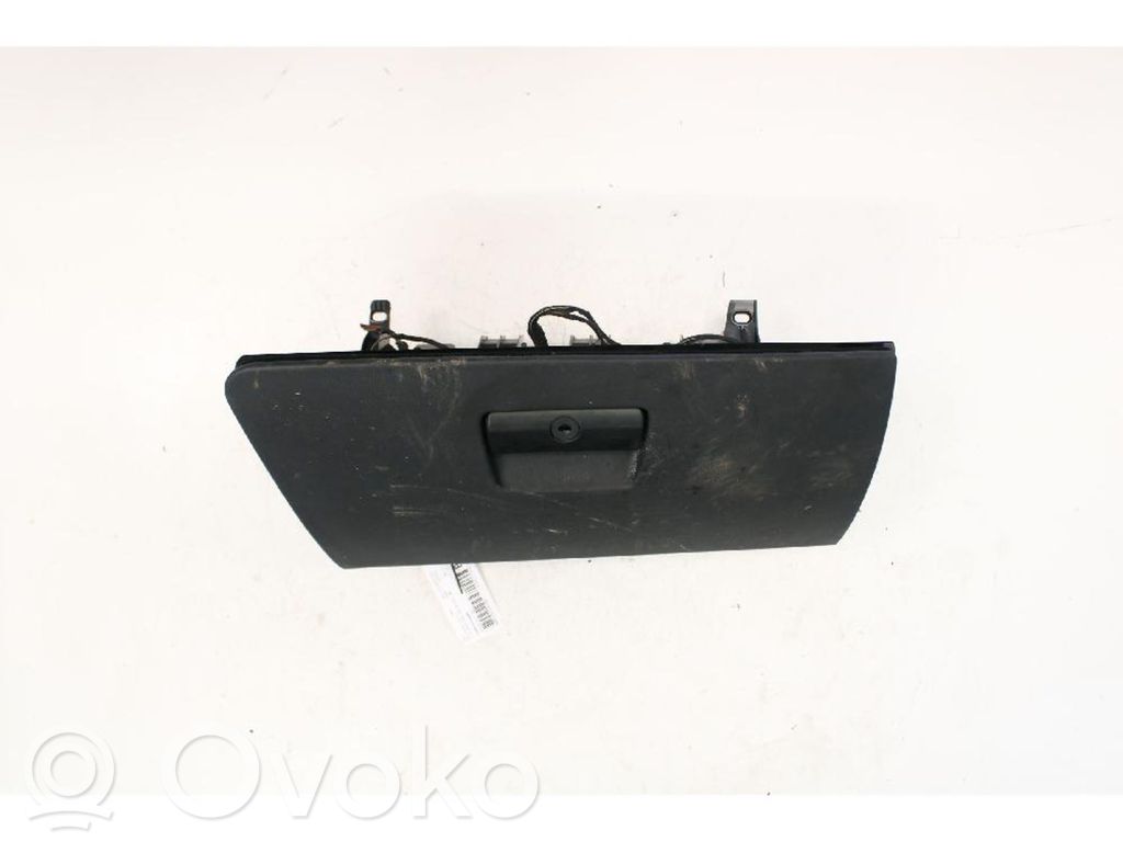 Glove box