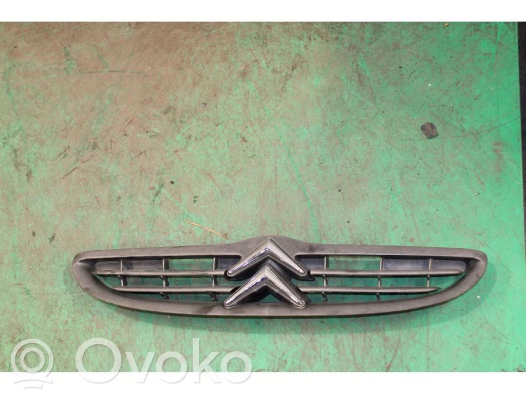 Grille de calandre avant