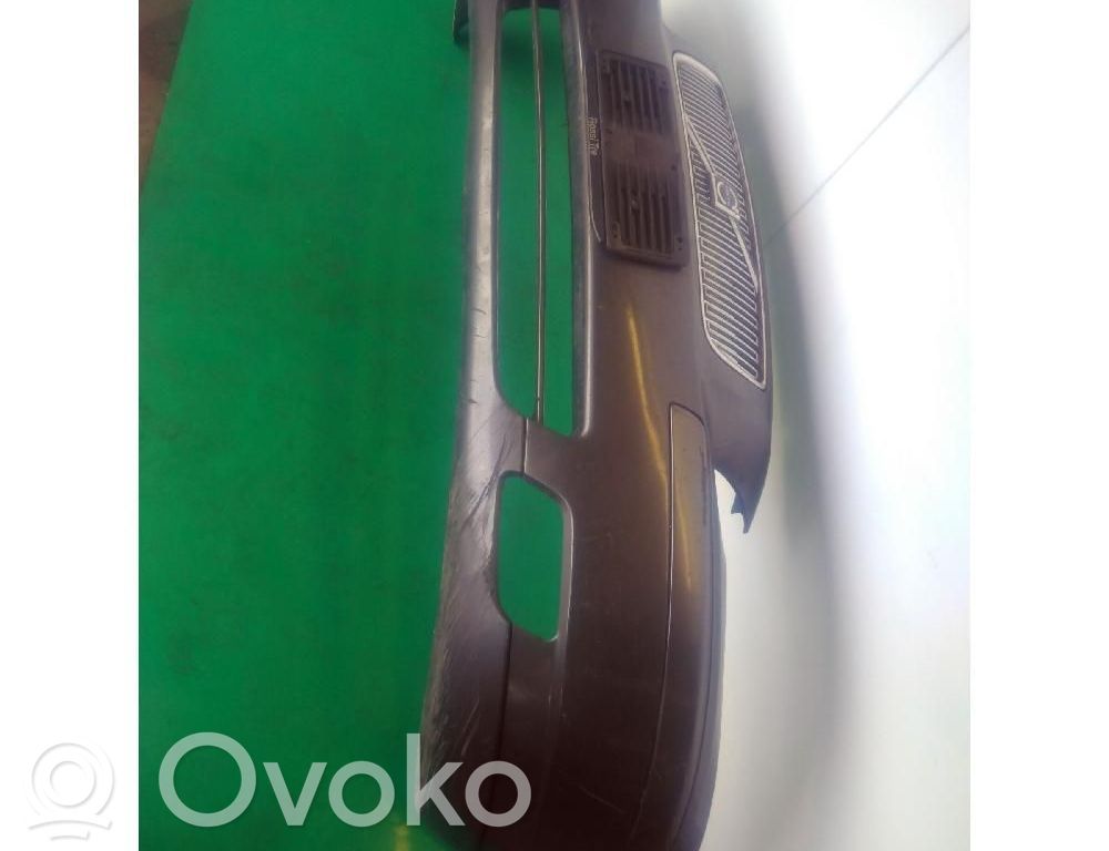 Volvo V70 Zderzak przedni 
