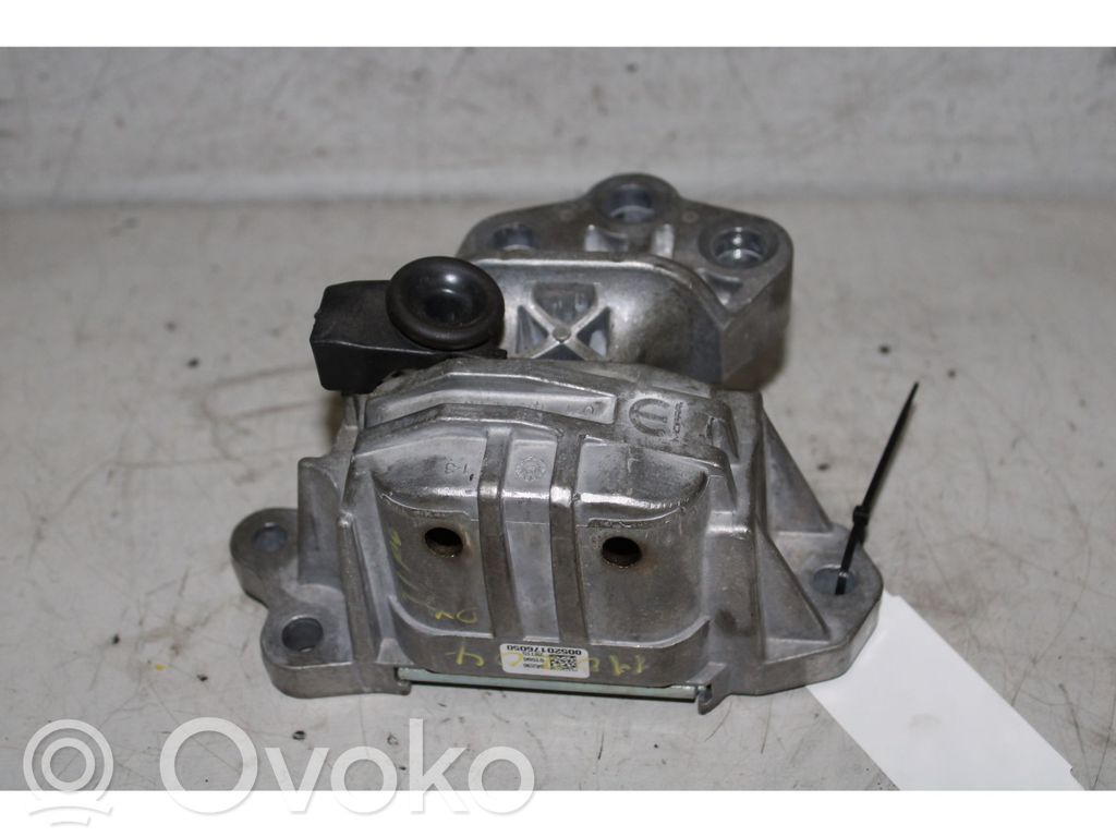 Fiat Tipo Engine mount bracket 