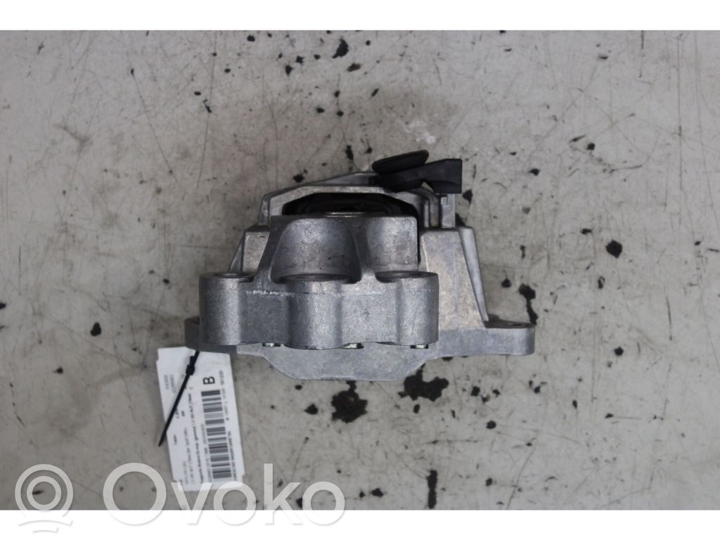 Engine mount bracket   00520503920