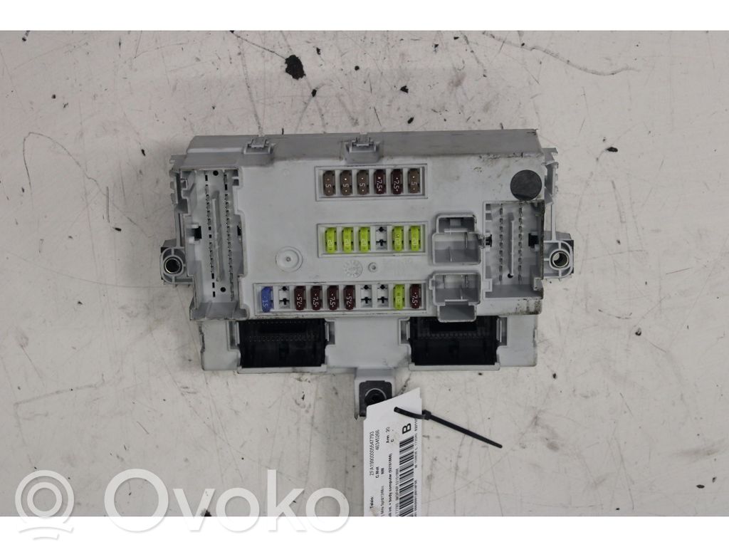 Fiat 500L Sulakemoduuli 