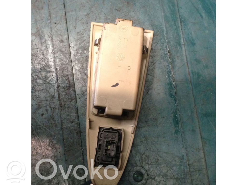Interruptor del elevalunas eléctrico