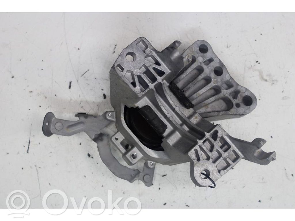 Jeep Renegade Engine mount bracket 
