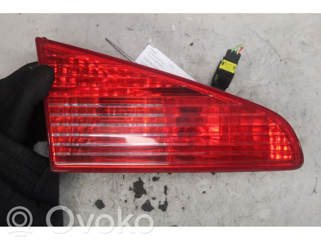 Peugeot 607 Feux arrière sur hayon