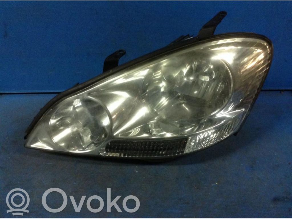 Toyota Avensis Verso Lampa przednia 