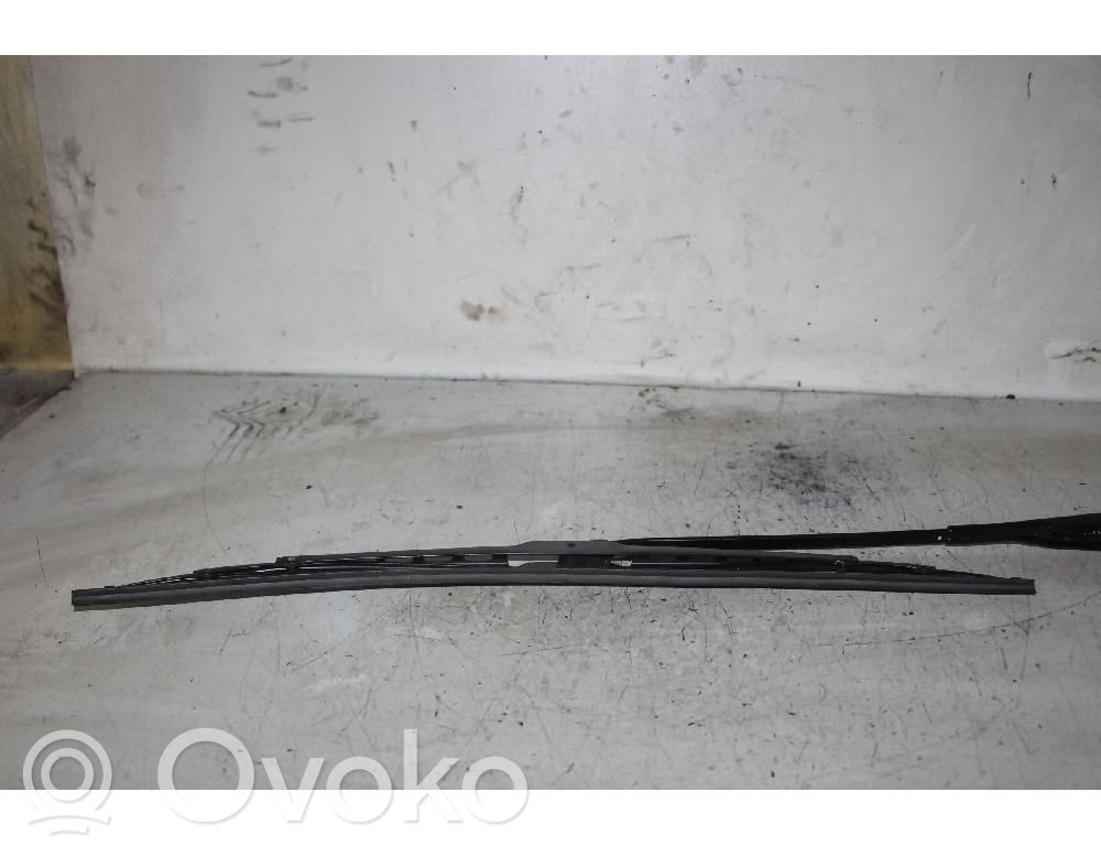 Wischerarm vorne
