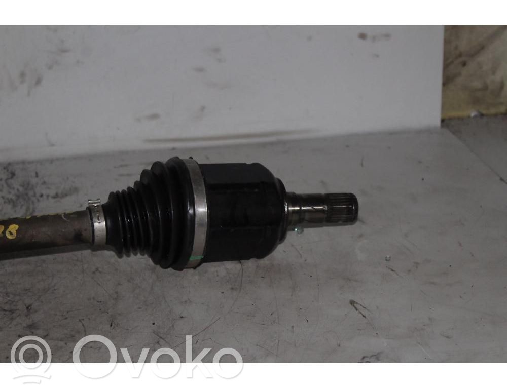 Etuvetoakseli   52010998