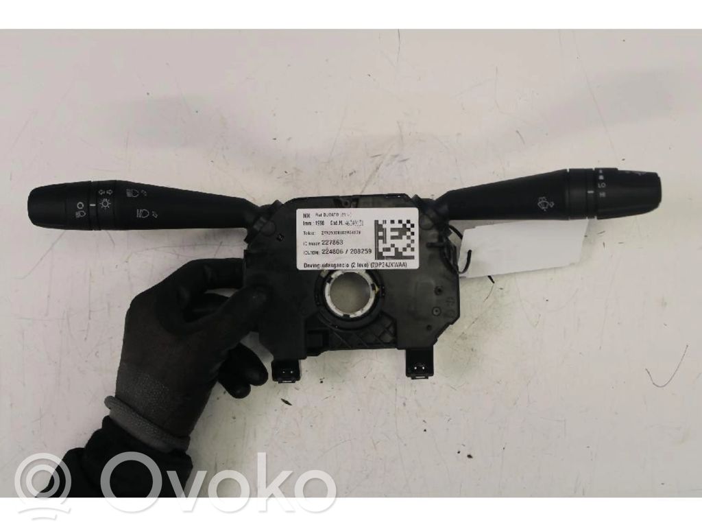 Interruptor de luz   7DP24JXWAA,7DP24JXWAA