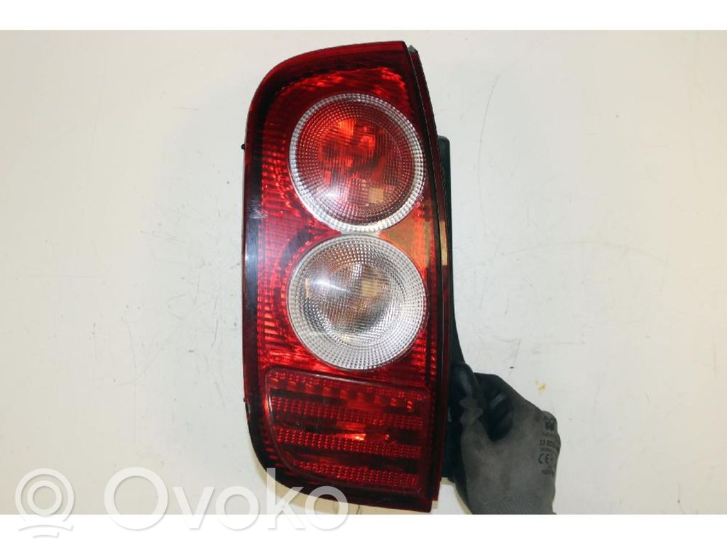 Nissan Micra Lampă spate în caroserie