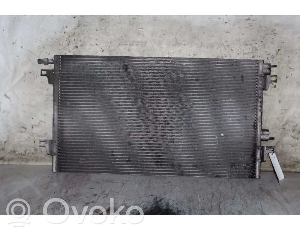 Radiateur condenseur de climatisation