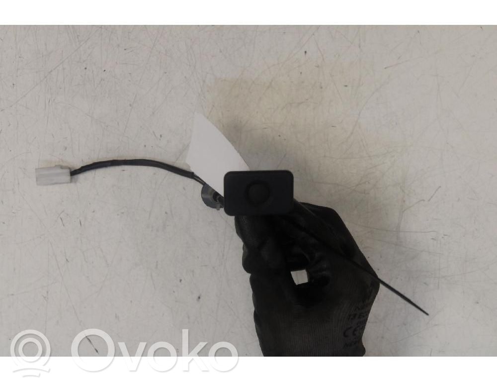 Mazda 3 III Interruttore luci di emergenza 