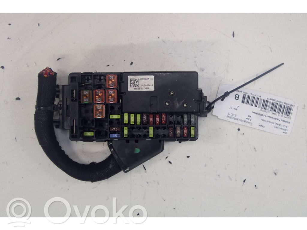 Opel Astra K Fuse module 