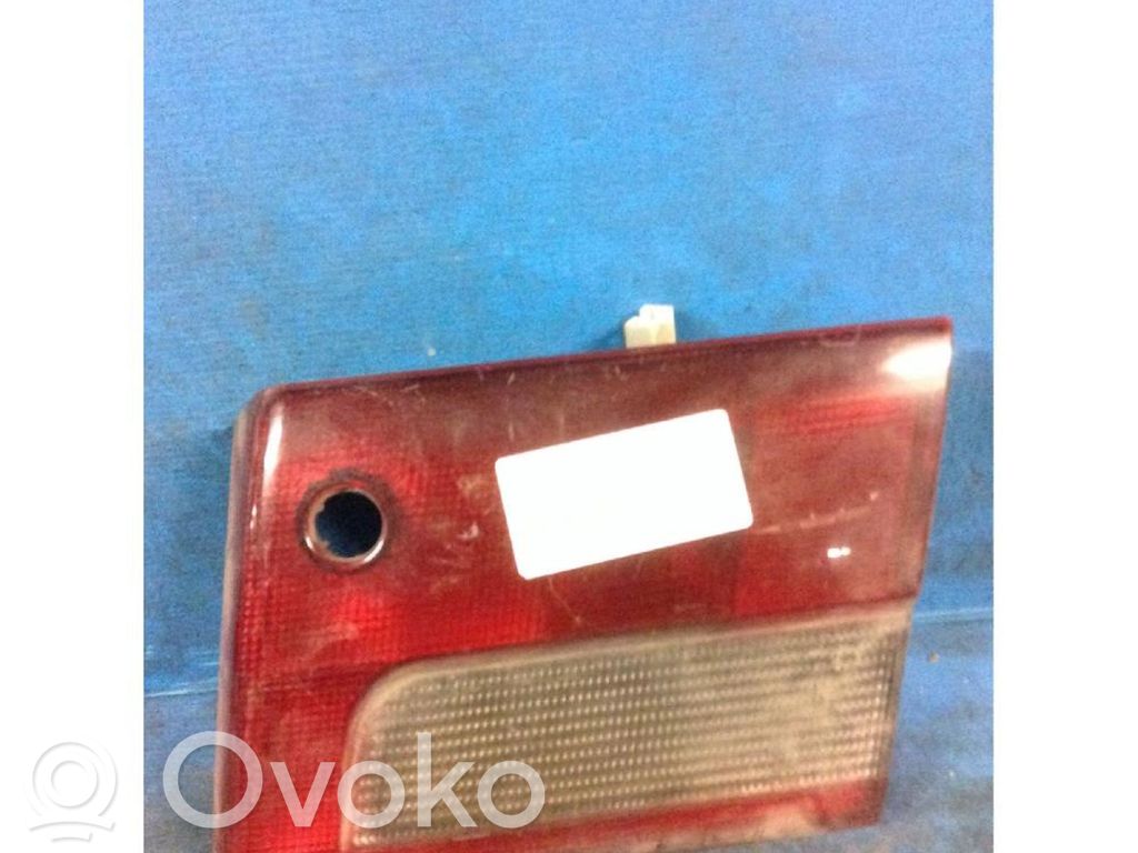 Toyota Carina T190 Lampy tylnej klapy bagażnika