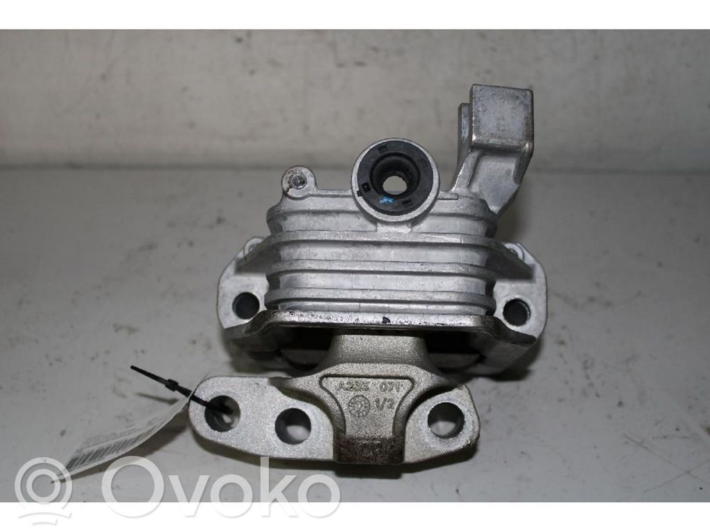 Engine mount bracket   00518880910