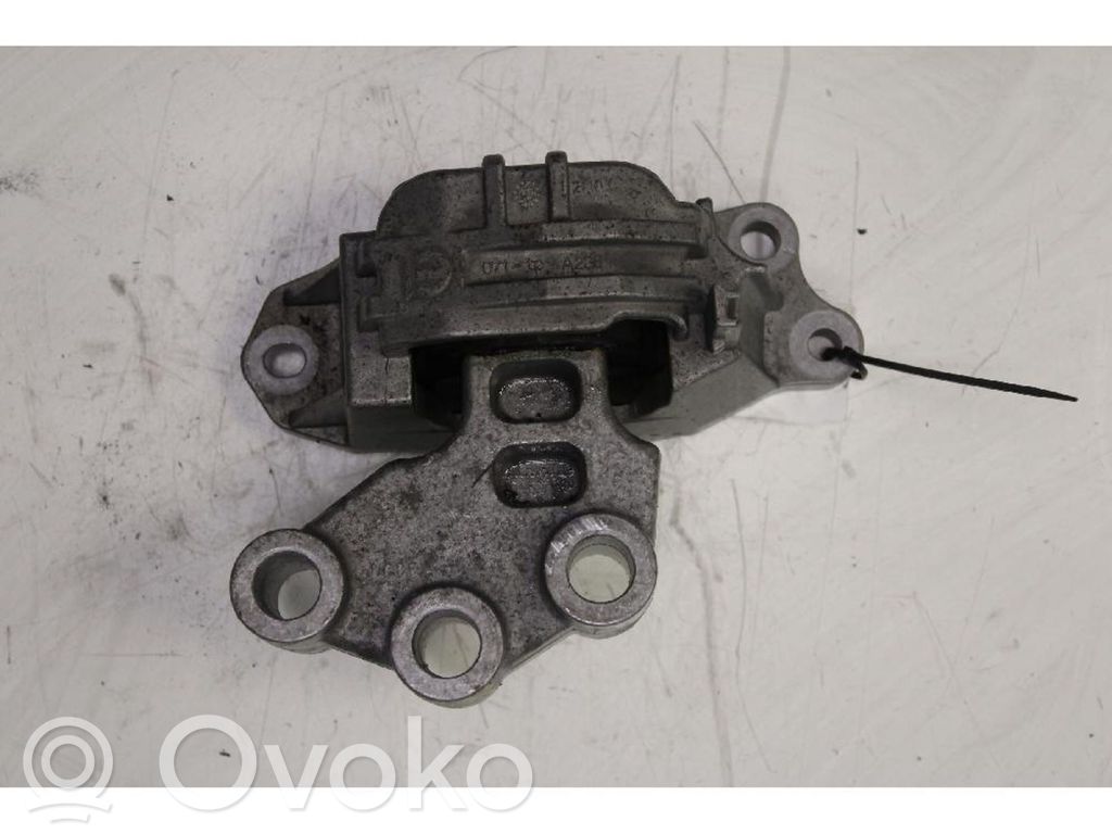 Engine mount bracket   00520669400