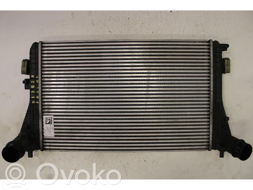Volkswagen PASSAT B7 Chłodnica powietrza doładowującego / Intercooler 