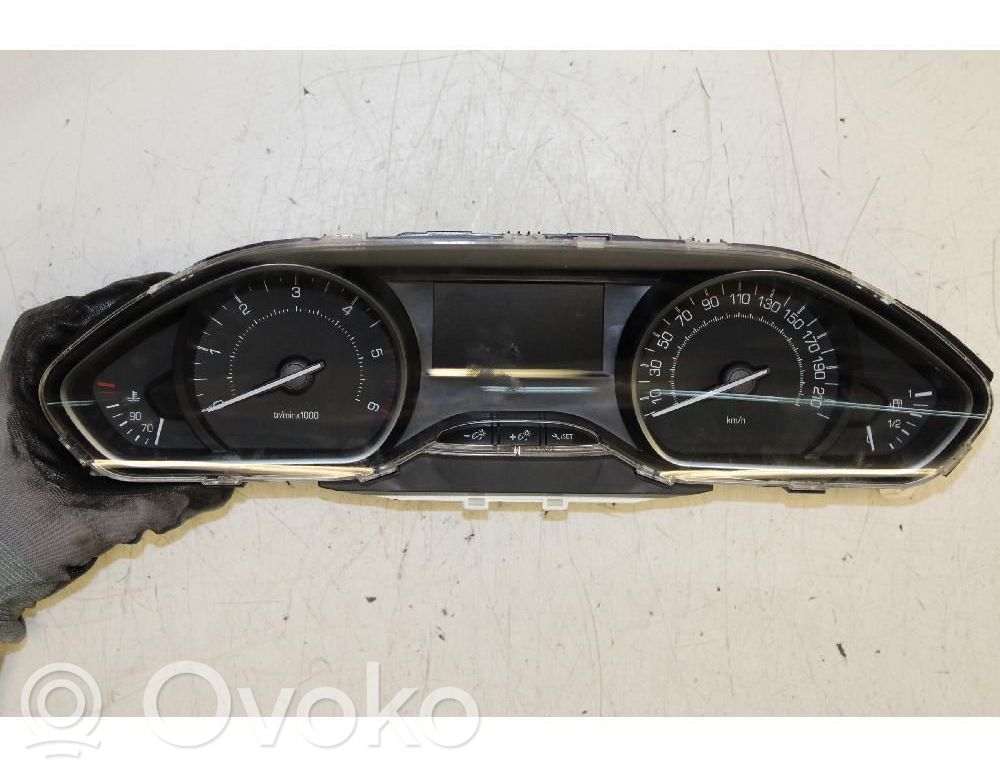 Peugeot 2008 I Geschwindigkeitsmesser Cockpit 