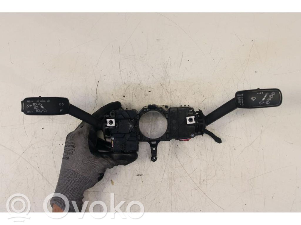 Volkswagen Polo VI Light switch 