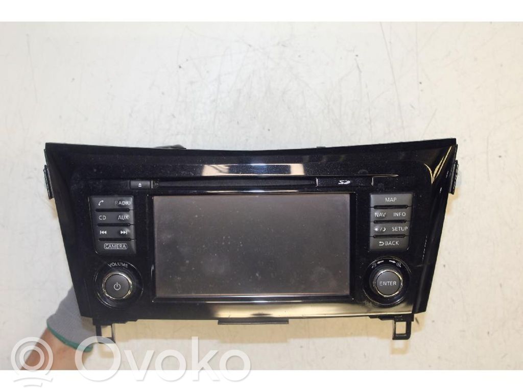 Nissan Qashqai Panel / Radioodtwarzacz CD/DVD/GPS 