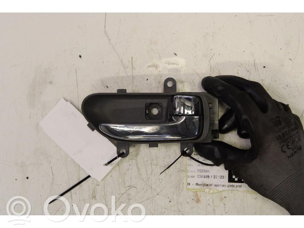 Nissan X-Trail T31 Maniglia interna per portiera posteriore