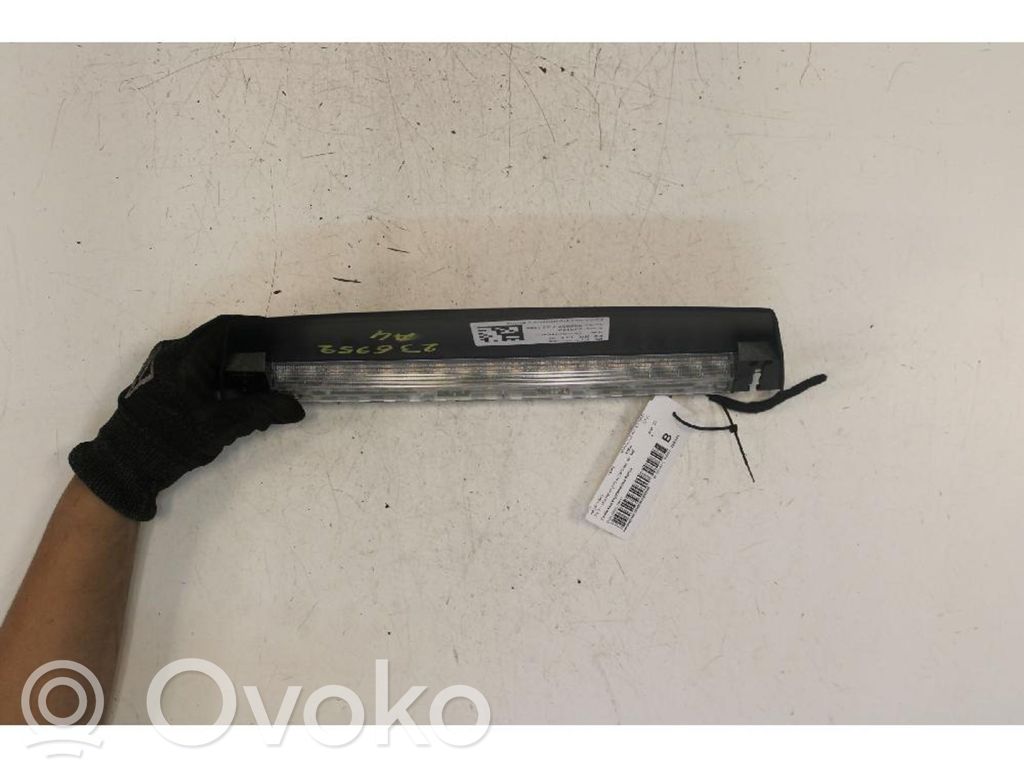 Audi A4 S4 B9 8W Trzecie światło stop 