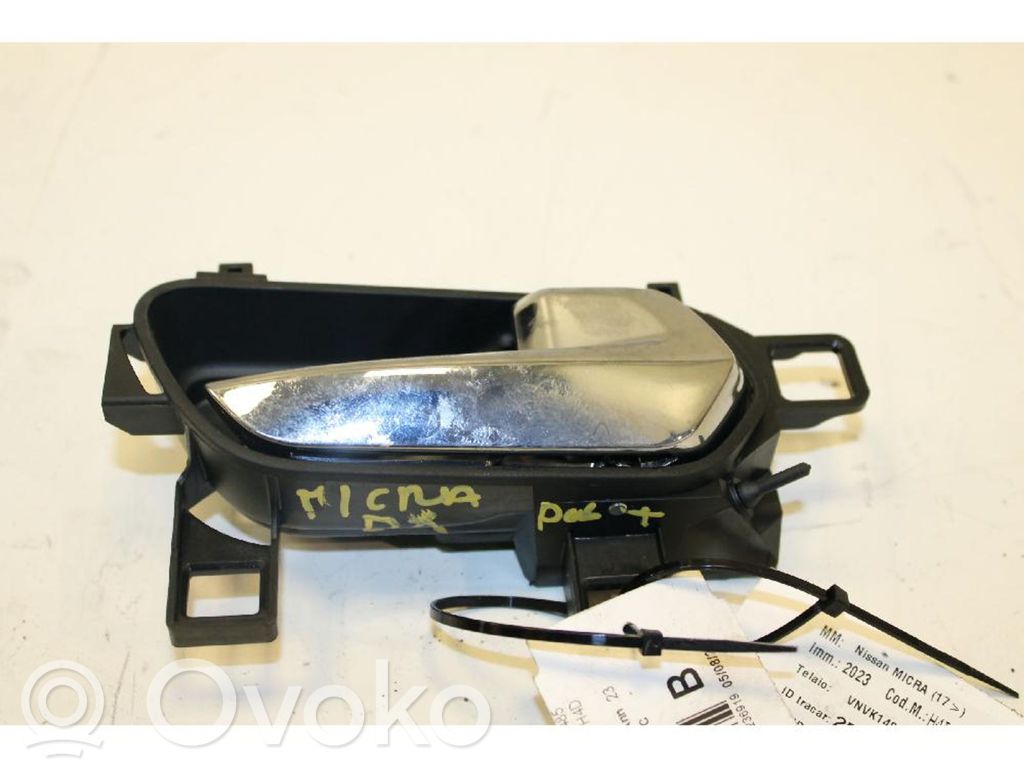 Nissan Micra K14 Klamka wewnętrzna drzwi tylnych 