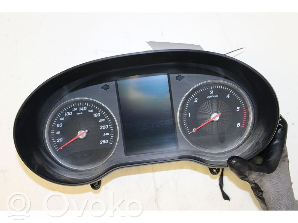 Mercedes-Benz C W205 Spidometrs (instrumentu panelī) 