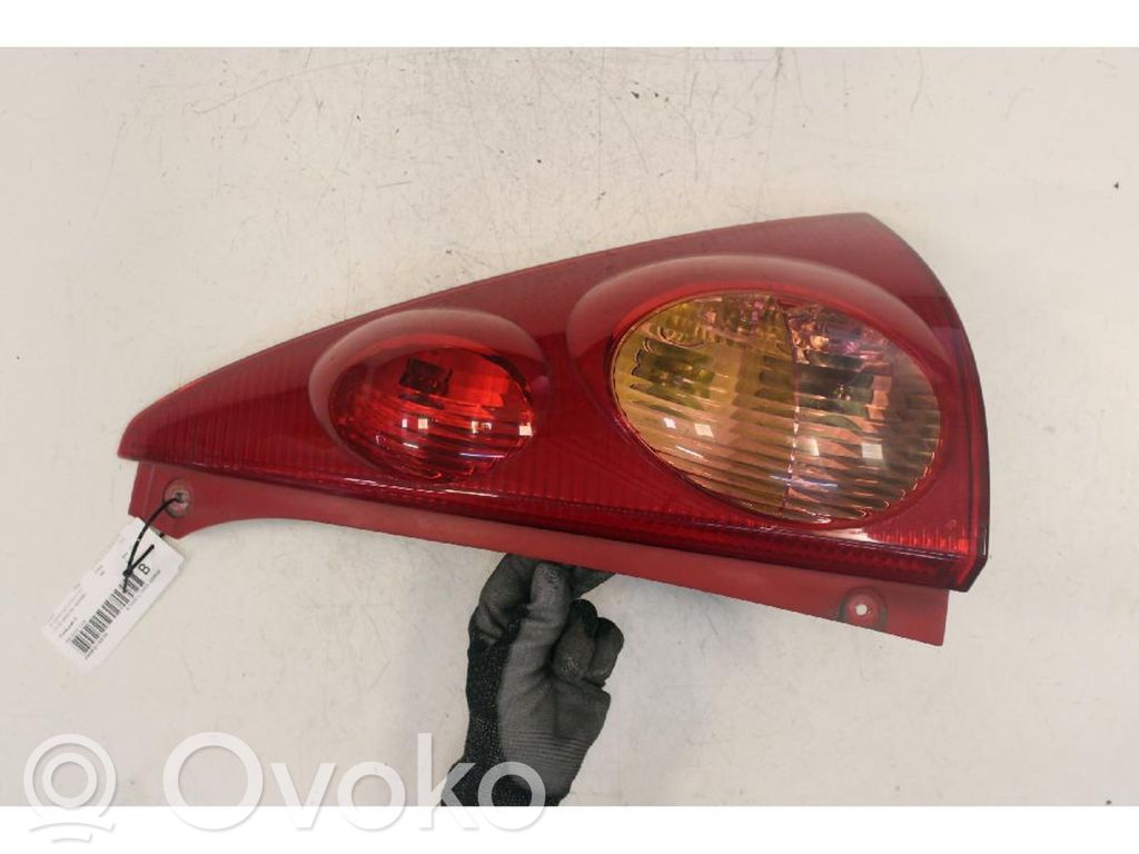 Peugeot 107 Lampă spate în caroserie 