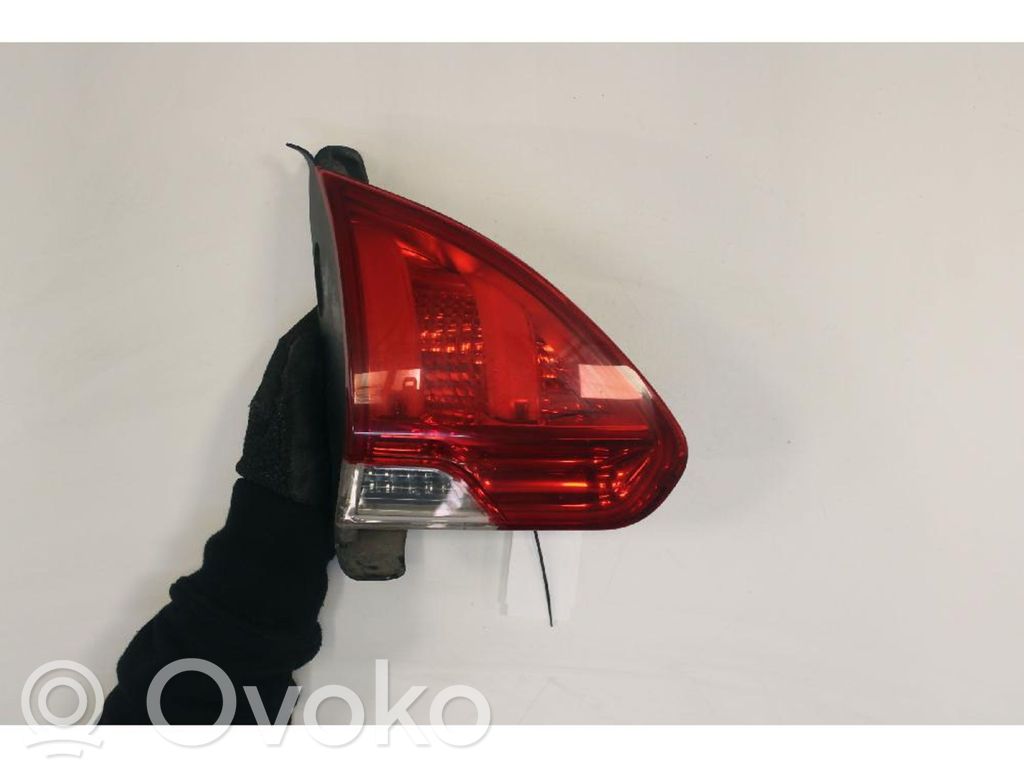 Peugeot 2008 I Lampă spate în capacul portbagajului 
