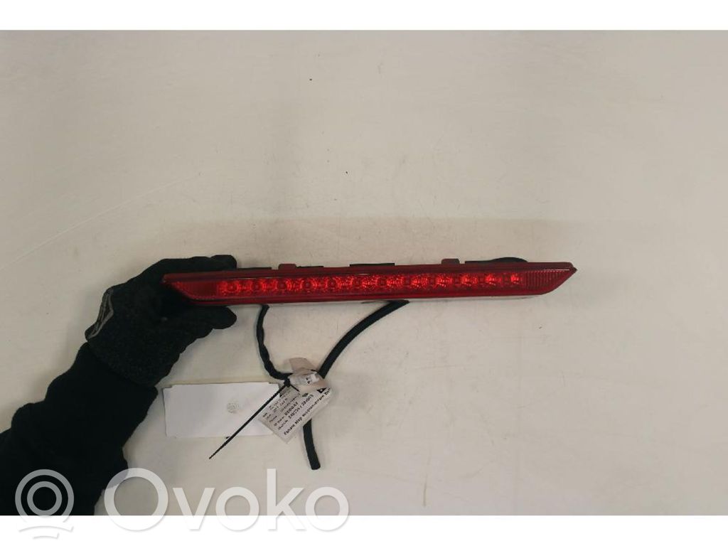 KIA Ceed Third/center stoplight 