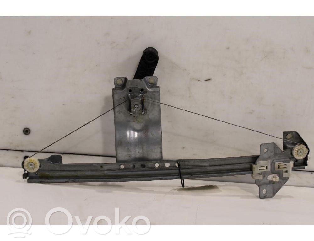 Regulador manual de la ventanilla trasera   827206514R