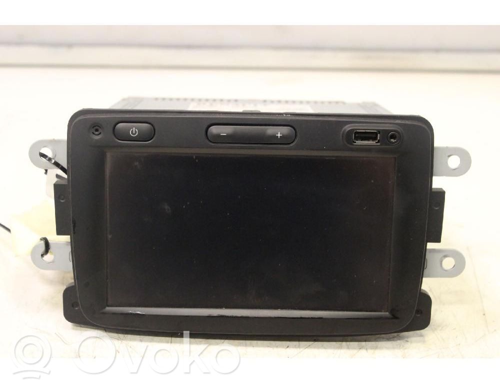 Dacia Sandero II Panel / Radioodtwarzacz CD/DVD/GPS 