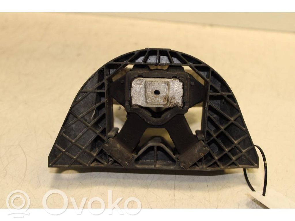 Engine mount bracket   AS113751676R,112106577R,143884